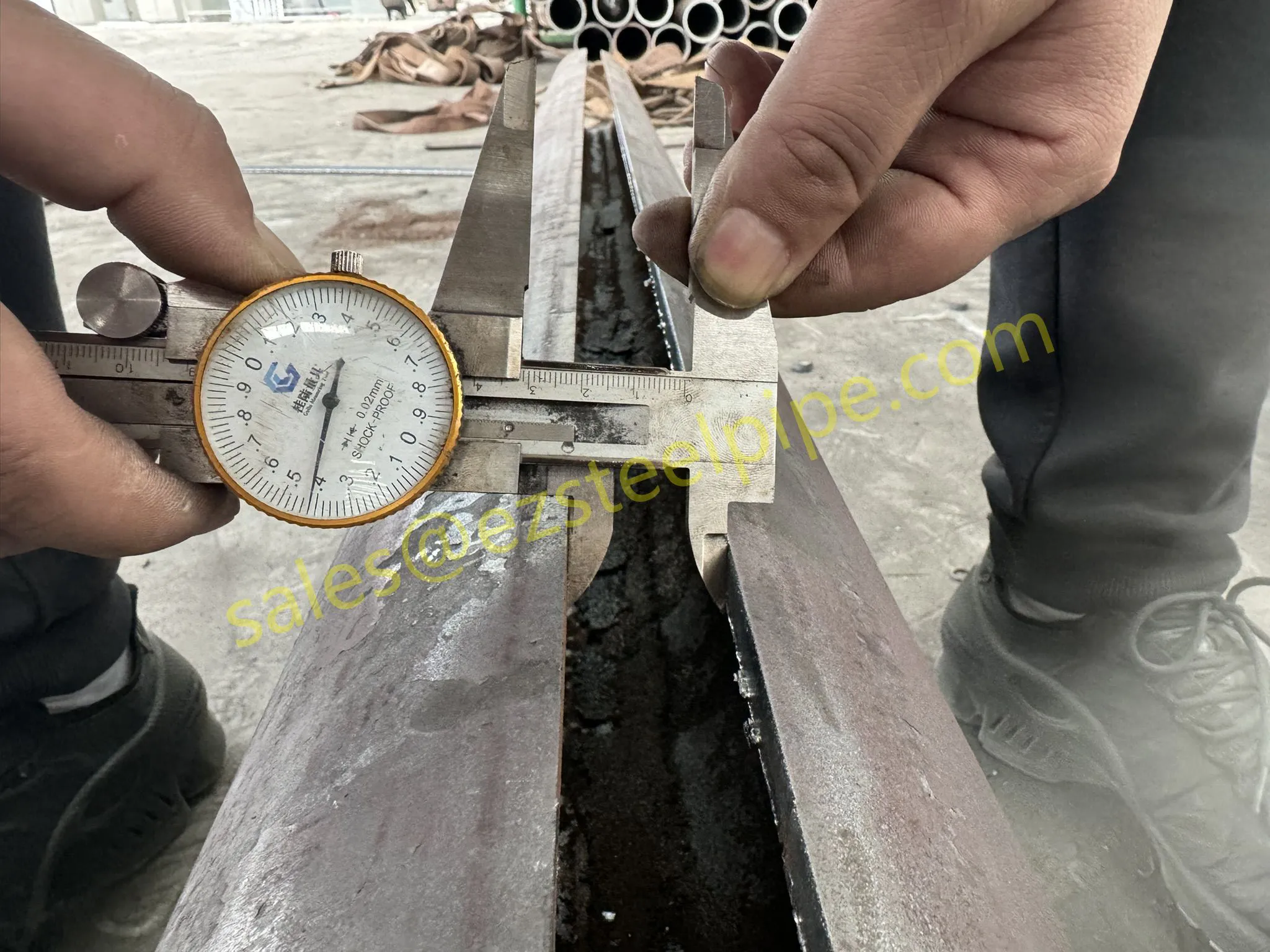 1-25050G02223636.jpg
